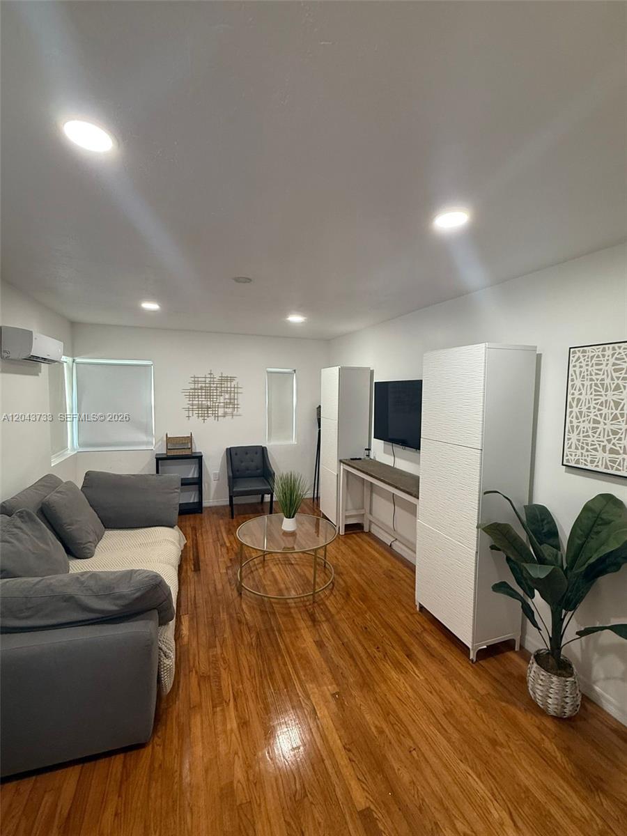 528 Northeast 70th Street, Unit TOP Miami, FL 33138 - Photo 10 of 19