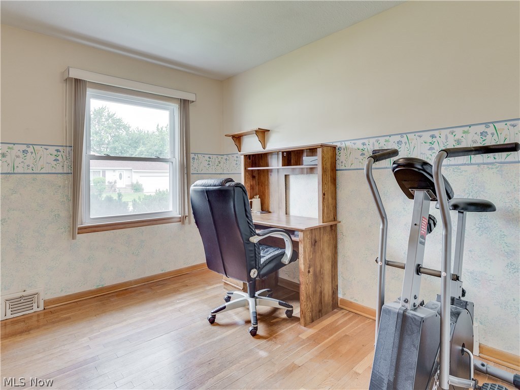 1535 Chelmsford Road Cleveland, OH 44124 - Photo 10 of 19 3rd Bedroom is presently being used as an office and workout area.