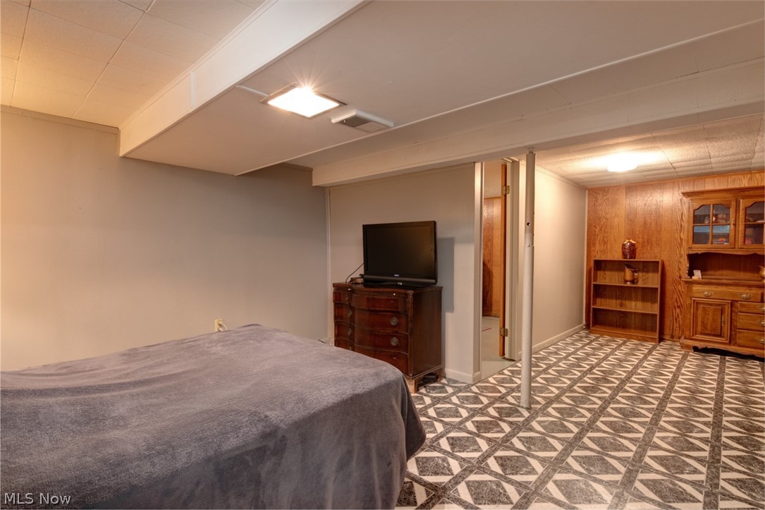 999 Ford Road Cleveland, OH 44143 - Photo 23 of 33