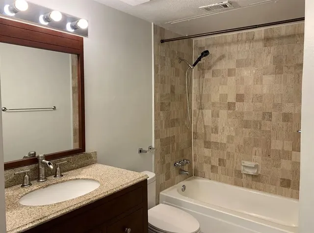$2,200 | 4510 Druid Lane, Unit 105, Dallas, TX 75205
