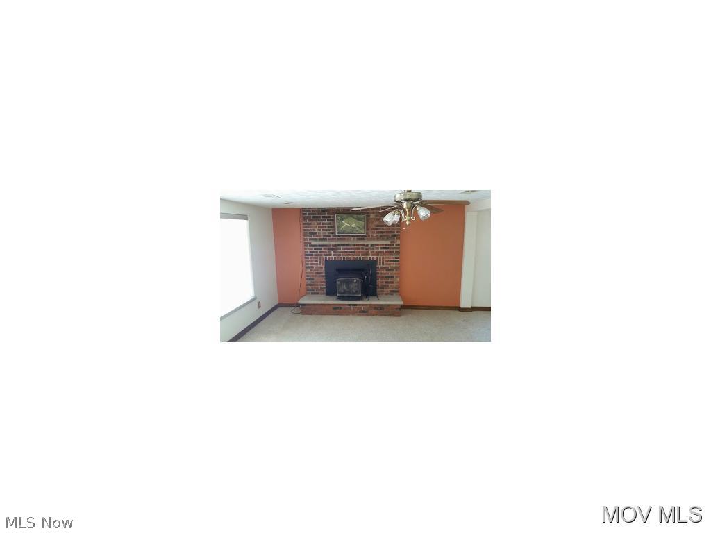 2050 Congress Road Belpre, OH 45714 - Photo 12 of 19 Family Room