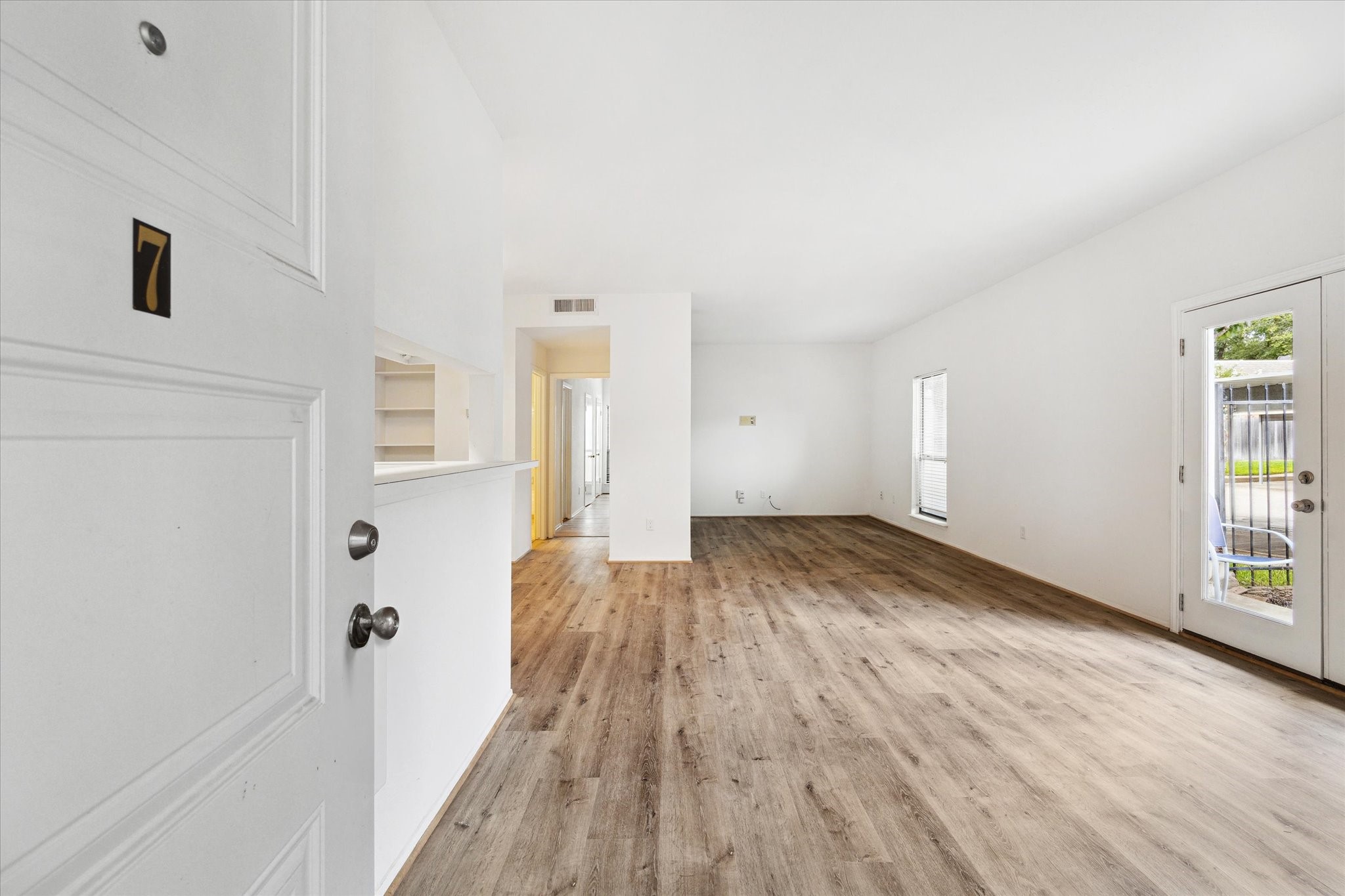 2425 Augusta Drive, Unit 7 Houston, TX 77057 - Photo 2 of 11