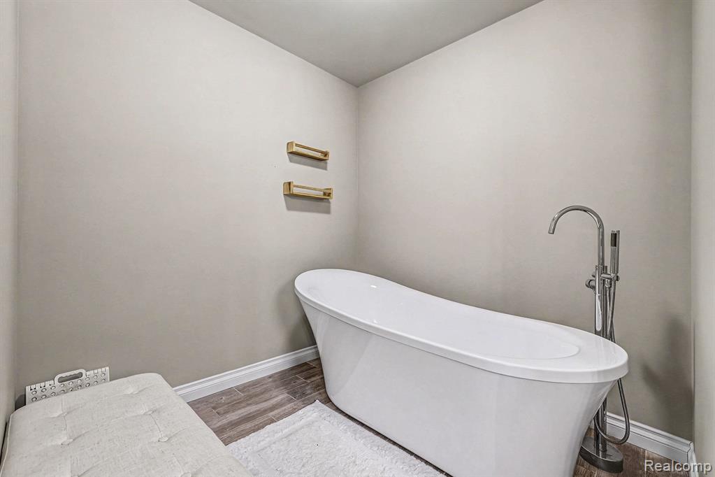 6303 High Road Algonac, MI 48001 - Photo 15 of 38