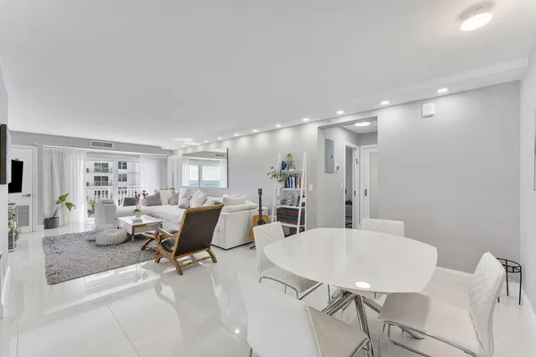 $899,000 | 4505 South Ocean Boulevard, Unit 307, Highland Beach, FL 33487