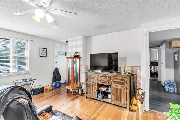 $284,900 | 101 Regal Street, Springfield, MA 01118