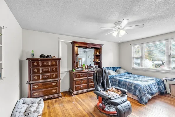 $284,900 | 101 Regal Street, Springfield, MA 01118