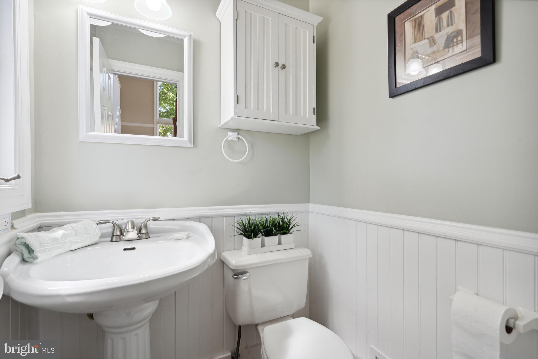 2262 Cedar Cove Court Reston, VA 20191 - Photo 26 of 72 Powder room