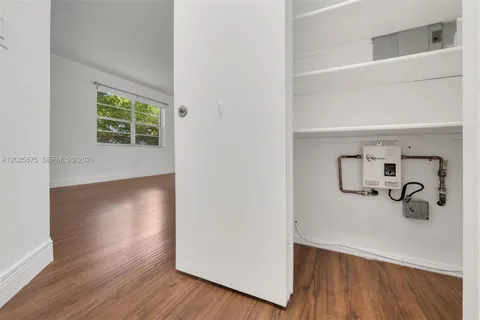 $350,000 | 5605 Southwest 80th Street, Unit 10D, Miami, FL 33143