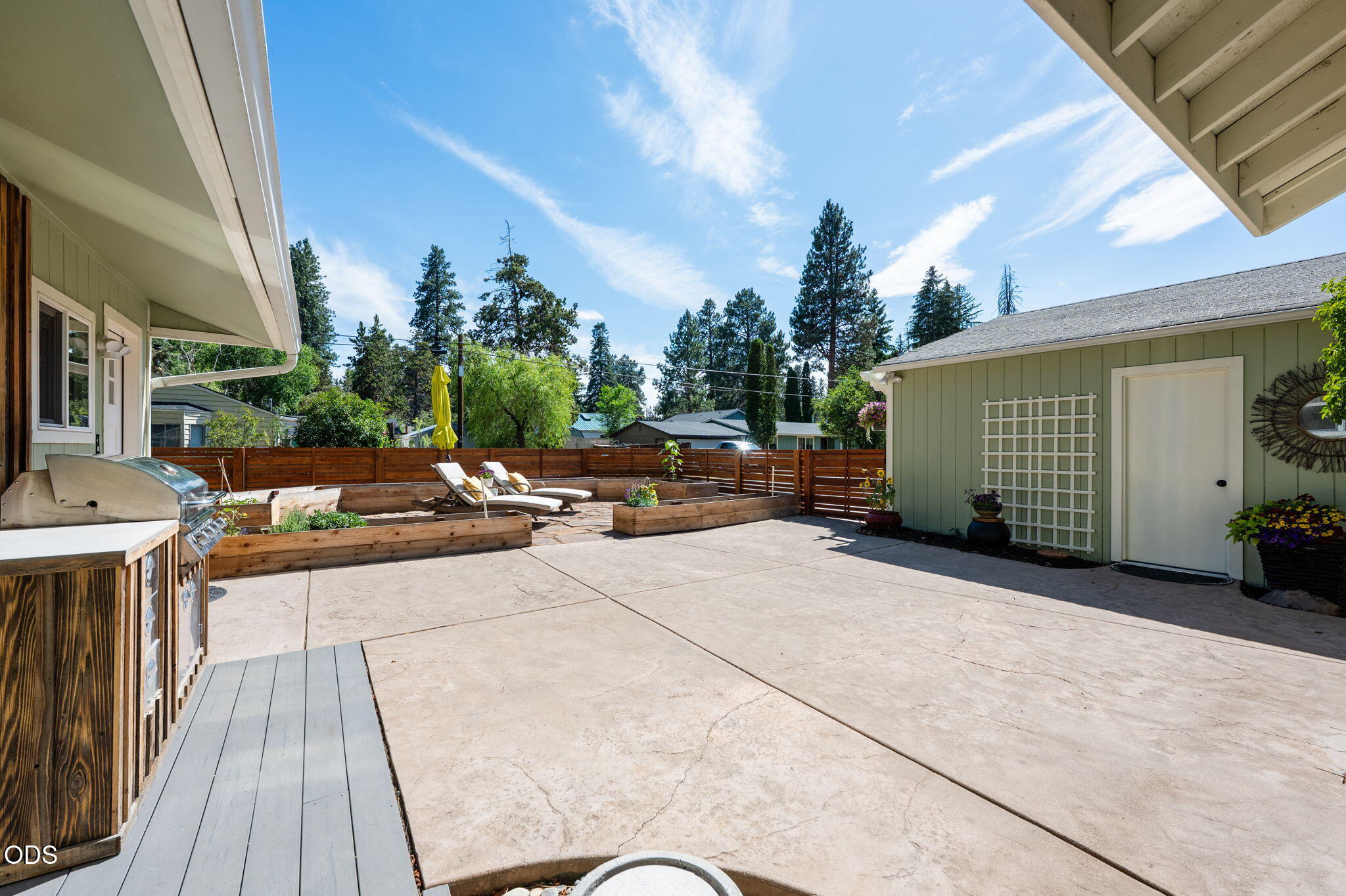 807 Northeast 10th Street Bend, OR 97701 - Photo 11 of 59