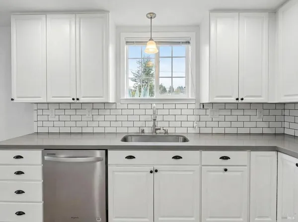 $1,249,000 | 8813-8815 Petaluma Hill Road, Penngrove, CA 94951
