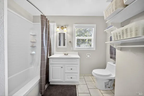 $1,249,000 | 8813-8815 Petaluma Hill Road, Penngrove, CA 94951