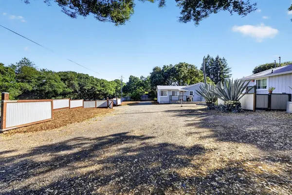 $1,249,000 | 8813-8815 Petaluma Hill Road, Penngrove, CA 94951