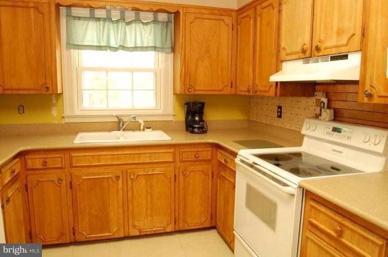 915 Conway Road Fredericksburg, VA 22405 - Photo 4 of 8 Kitchen