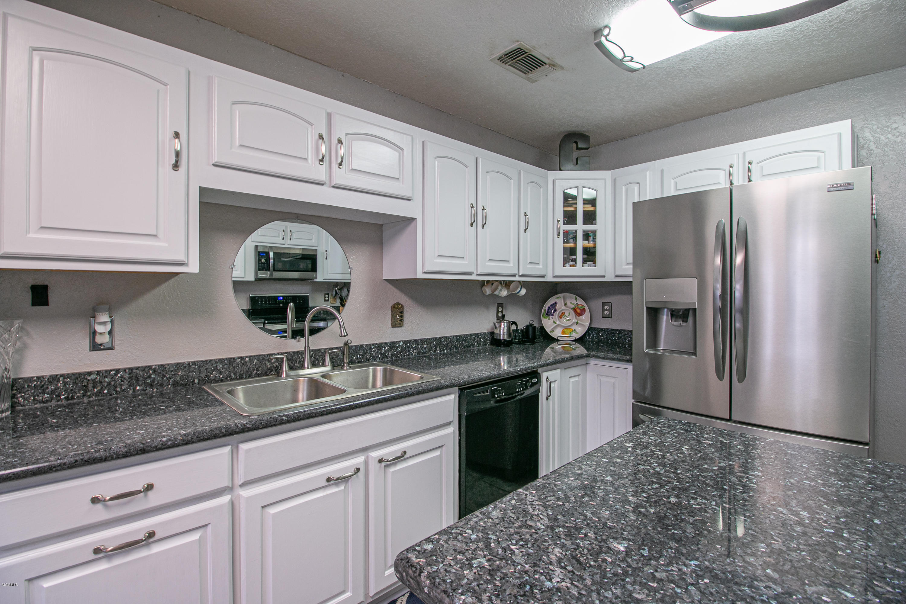 19070 Landon Road Gulfport, MS 39503 - Photo 11 of 32 Listing Photos-144