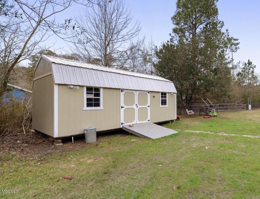 19070 Landon Road Gulfport, MS 39503 - Photo 30 of 32 IMG_3482