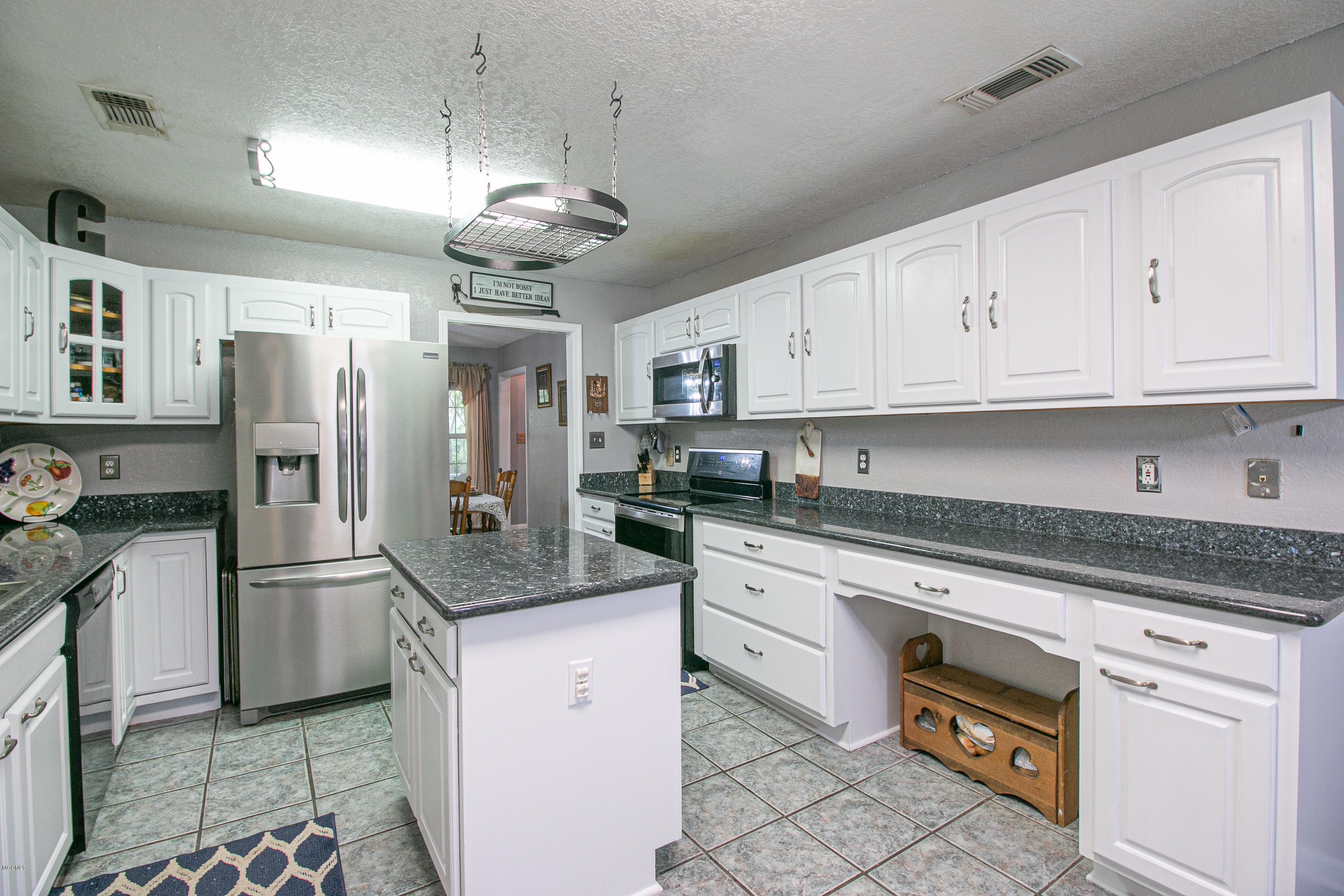 19070 Landon Road Gulfport, MS 39503 - Photo 9 of 32 Listing Photos-142