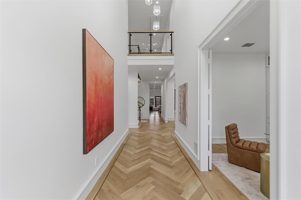 7503 Robin Road Dallas, TX 75209 - Photo 2 of 25