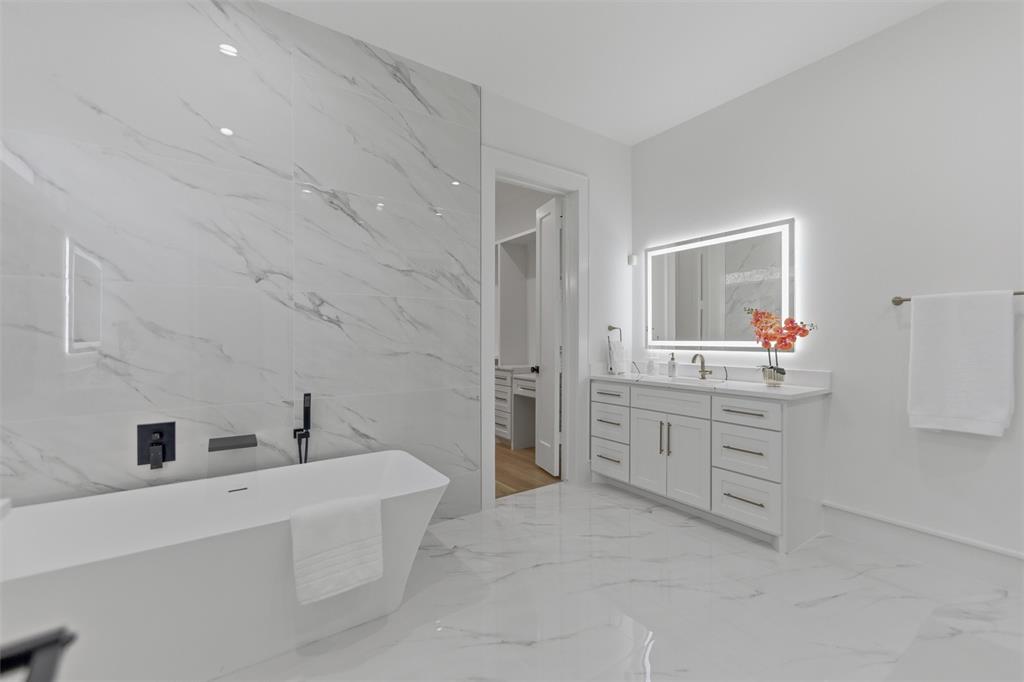 7503 Robin Road Dallas, TX 75209 - Photo 7 of 25