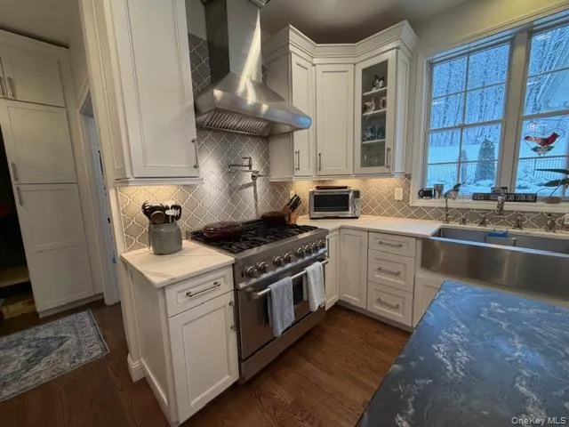 $1,099,000 | 132 Spy Glass Hill, Hopewell Junction, NY 12533