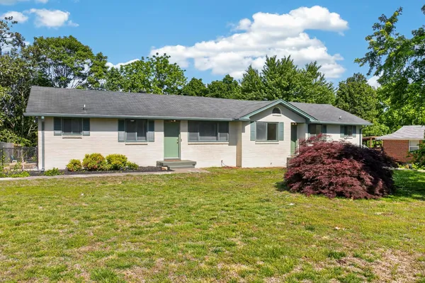 $1,750 | 218 Cumberland Circle, Nashville, TN 37214