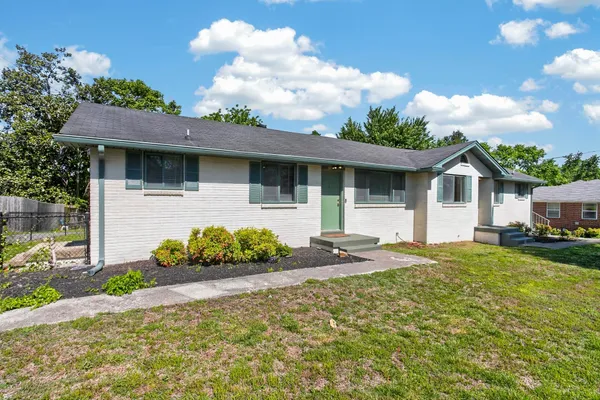 $1,750 | 218 Cumberland Circle, Nashville, TN 37214