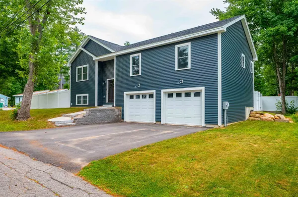 $550,000 | 9 Lawn Avenue, Rochester, NH 03867