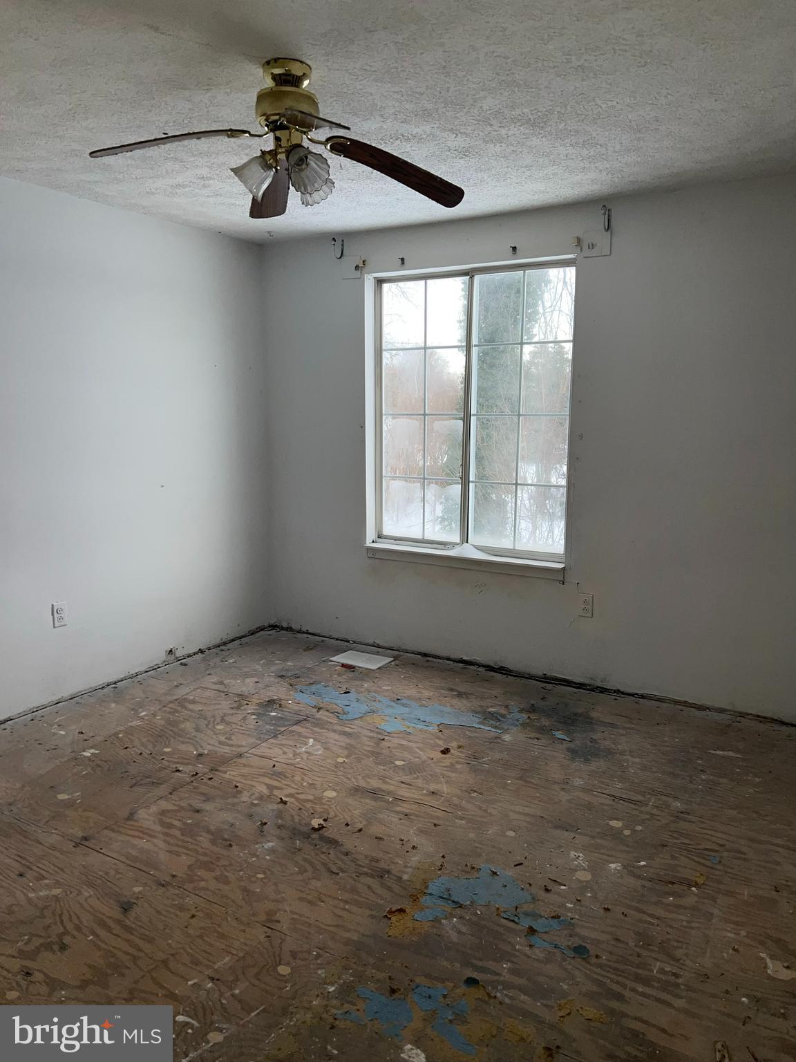 7215 North Alter Street Baltimore, MD 21207 - Photo 8 of 10 BEDROOM