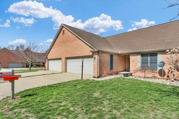 $295,000 | 1613 Broadmoor Drive, Champaign, IL 61821