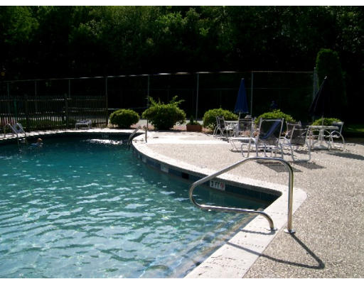 14 Apple Ridge Road, Unit 4 Maynard, MA 01754 - Photo 7 of 9 Gallery Image 7