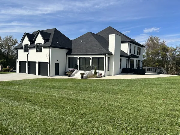 $1,332,000 | 4223 Ironwood Drive, Greenbrier, TN 37073