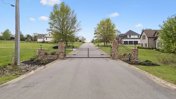 $1,332,000 | 4223 Ironwood Drive, Greenbrier, TN 37073