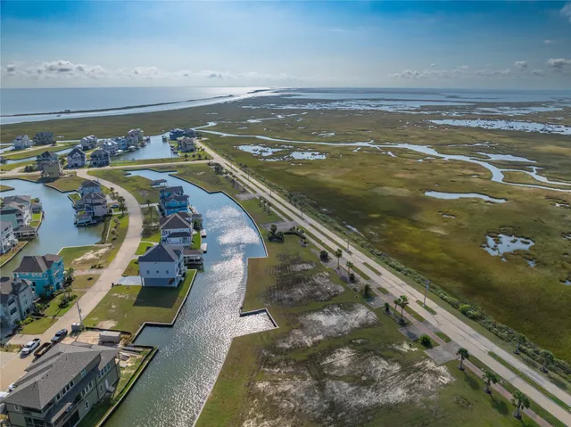 a view of an ocean and a building