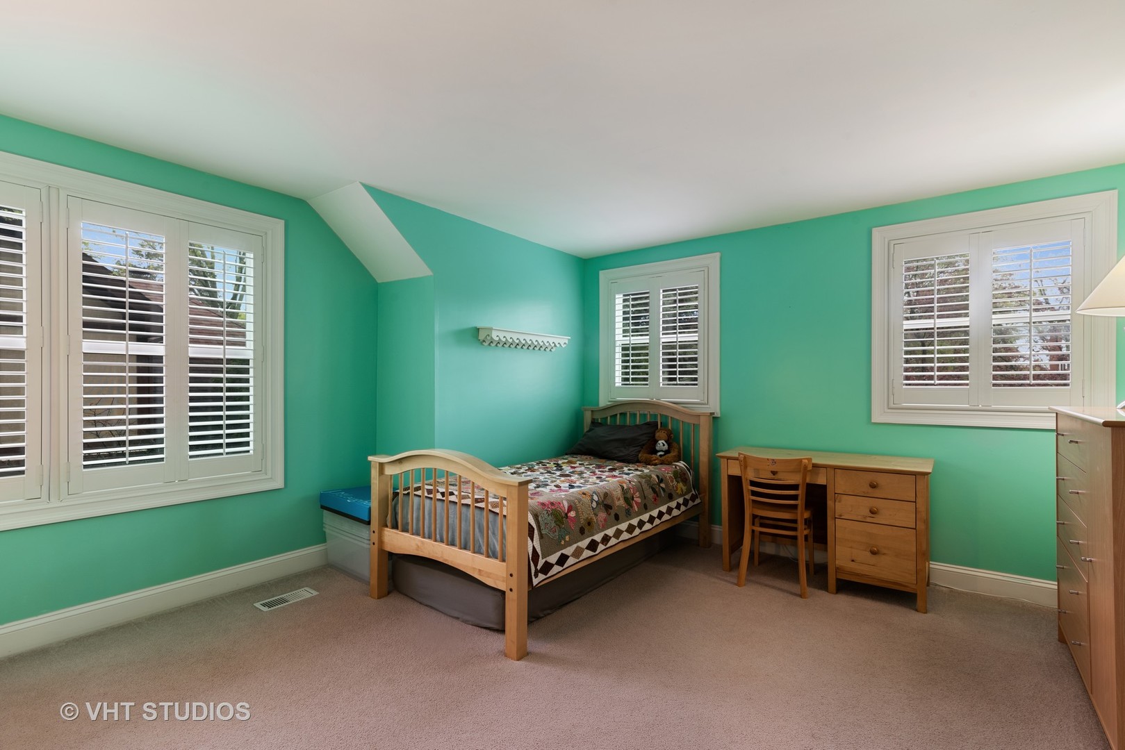 1117 Hibbard Road Wilmette, IL 60091 - Photo 12 of 24 Gallery Image 12