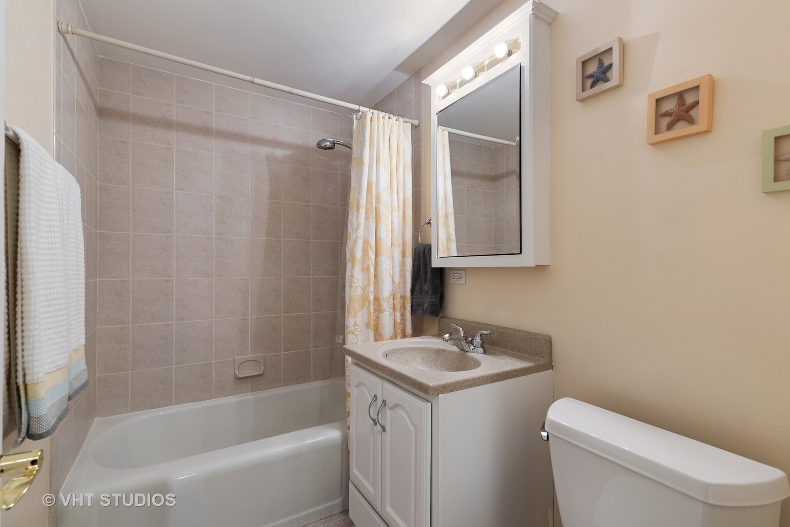 1117 Hibbard Road Wilmette, IL 60091 - Photo 14 of 24 Gallery Image 14
