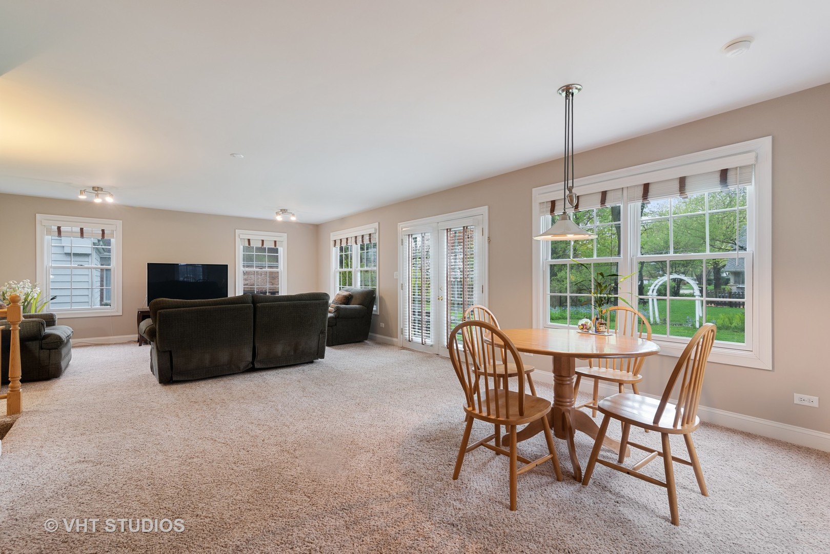 1117 Hibbard Road Wilmette, IL 60091 - Photo 7 of 24 Gallery Image 7