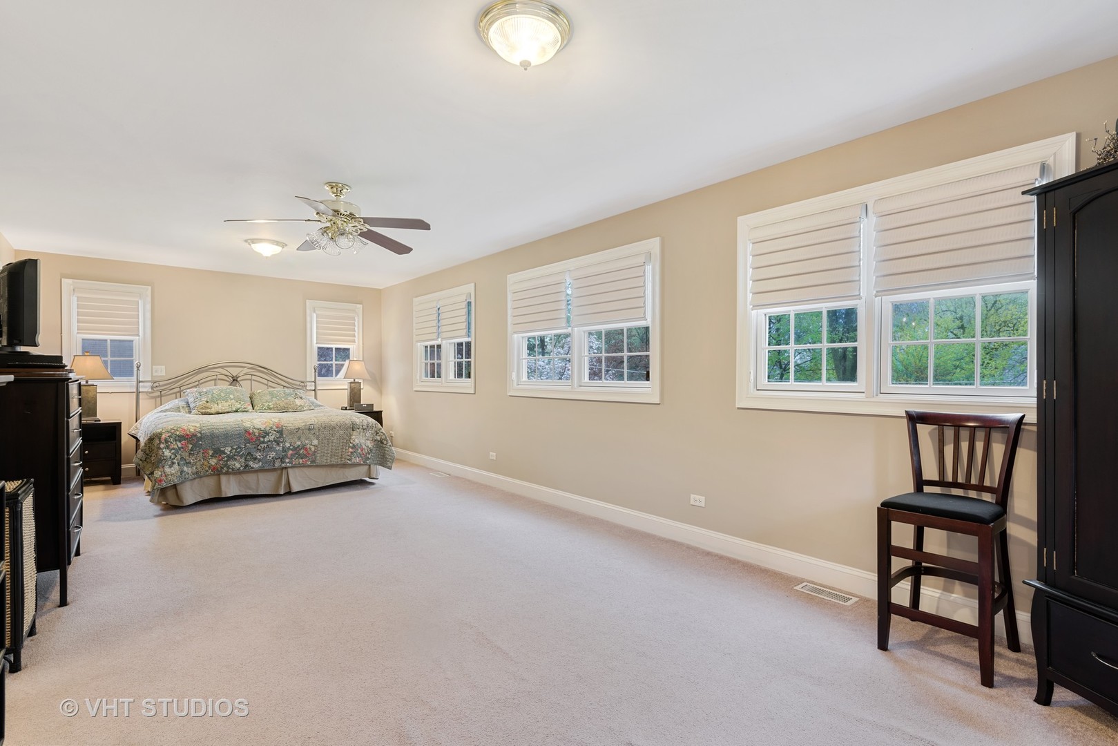 1117 Hibbard Road Wilmette, IL 60091 - Photo 9 of 24 Gallery Image 9