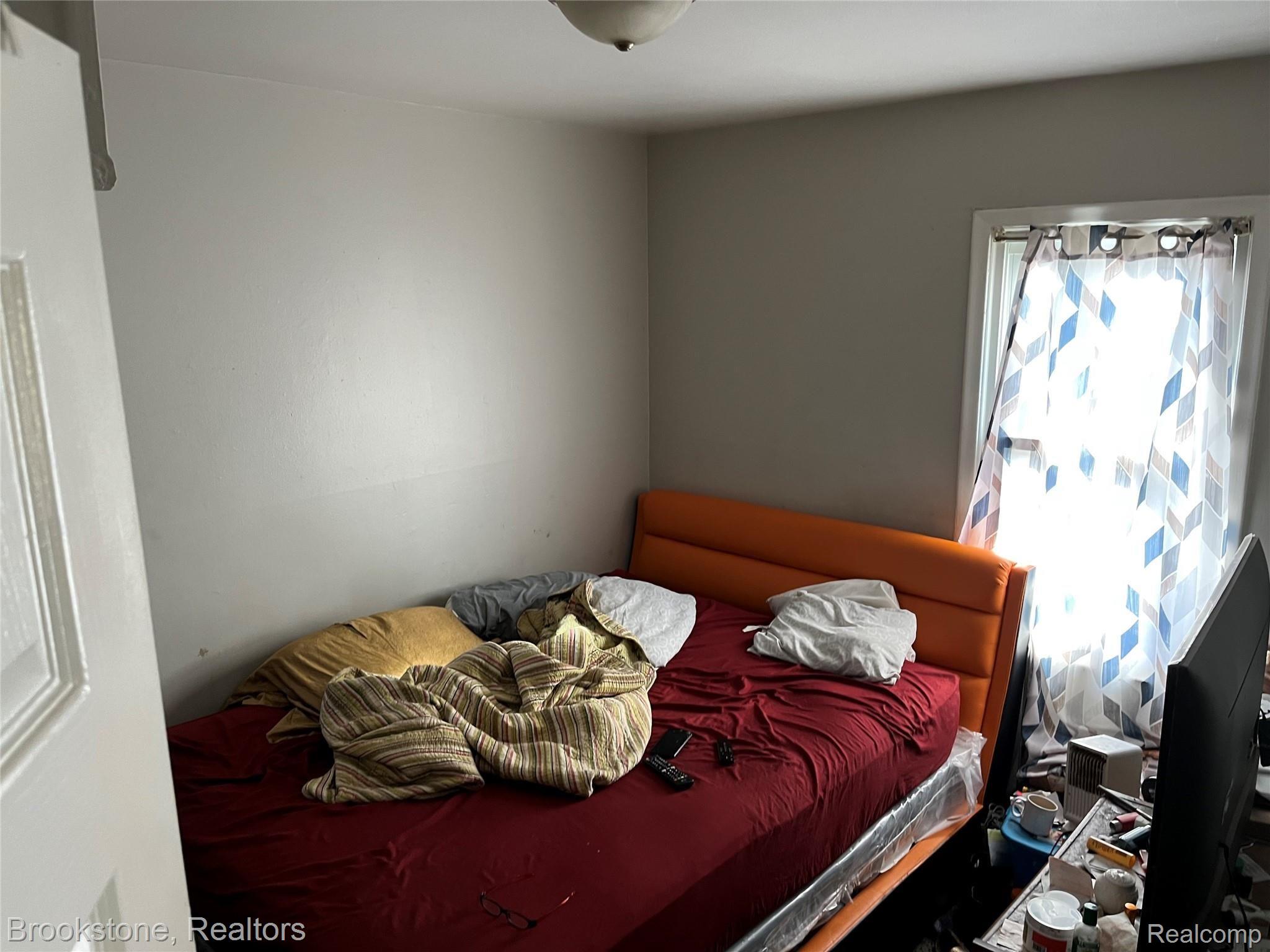 20930 Waltham Road Warren, MI 48089 - Photo 8 of 9 Photo Mar 21, 10 26 43 AM.jpg