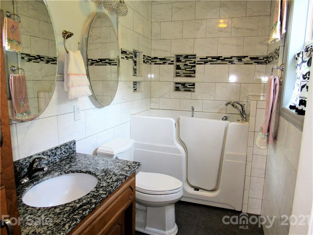 364 Hunters Ridge Road Mills River, NC 28759 - Photo 13 of 38 Gallery Image 13