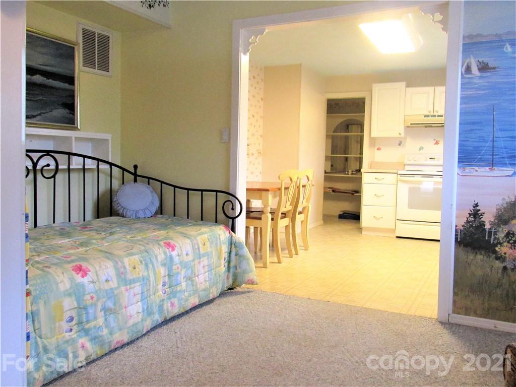 364 Hunters Ridge Road Mills River, NC 28759 - Photo 31 of 38 Gallery Image 31
