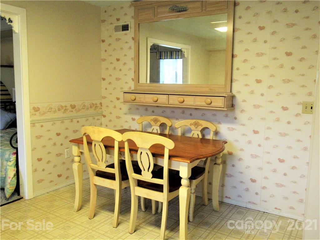 364 Hunters Ridge Road Mills River, NC 28759 - Photo 33 of 38 Gallery Image 33