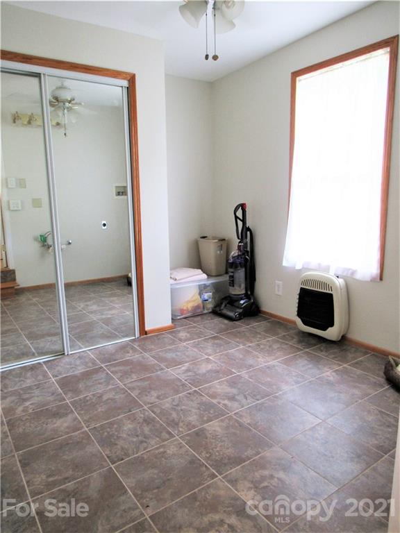 364 Hunters Ridge Road Mills River, NC 28759 - Photo 34 of 38 Gallery Image 34