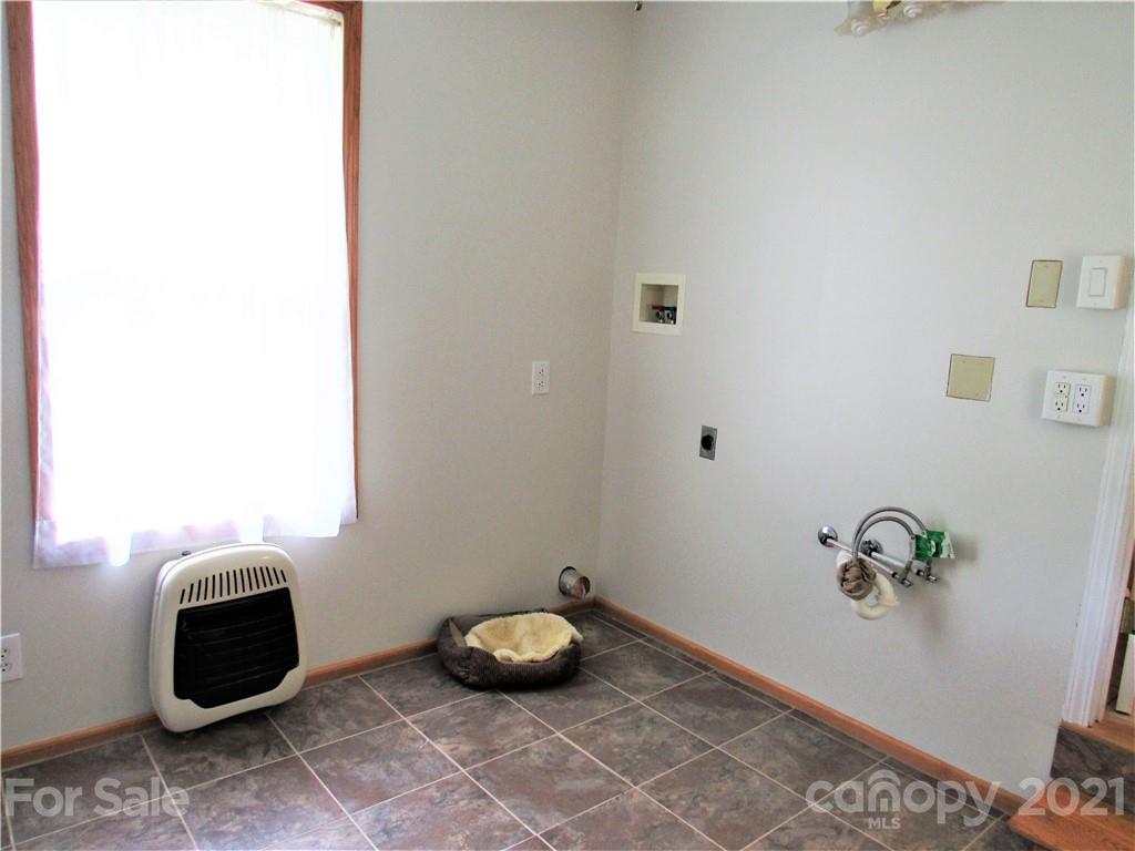 364 Hunters Ridge Road Mills River, NC 28759 - Photo 35 of 38 Gallery Image 35