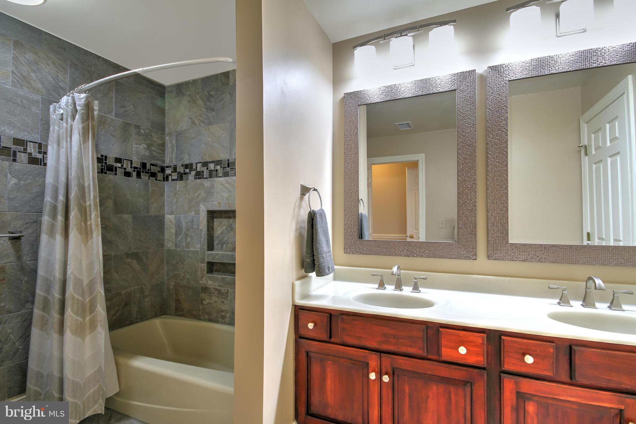 1207 Tottenham Court Reston, VA 20194 - Photo 21 of 30 Shared luxury bath