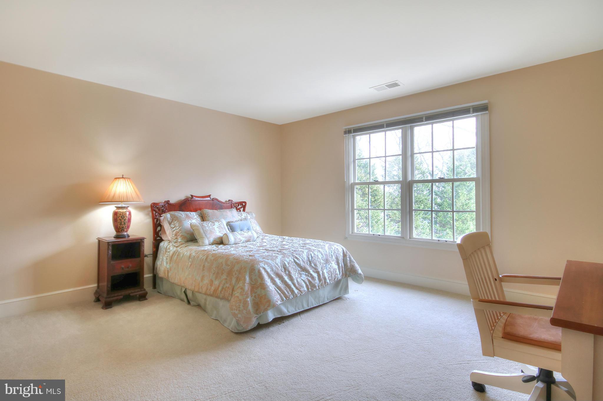 1207 Tottenham Court Reston, VA 20194 - Photo 22 of 30 Guest Bedroom