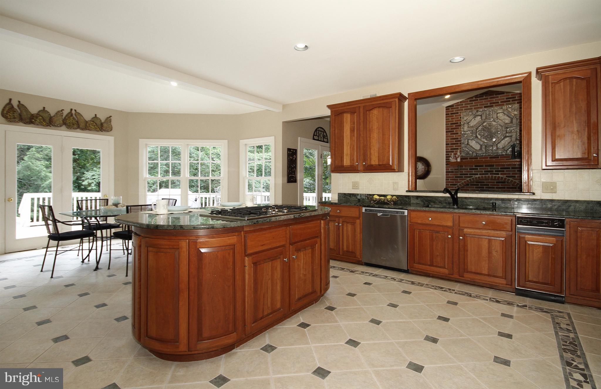 1207 Tottenham Court Reston, VA 20194 - Photo 7 of 30 Gourmet kitchen