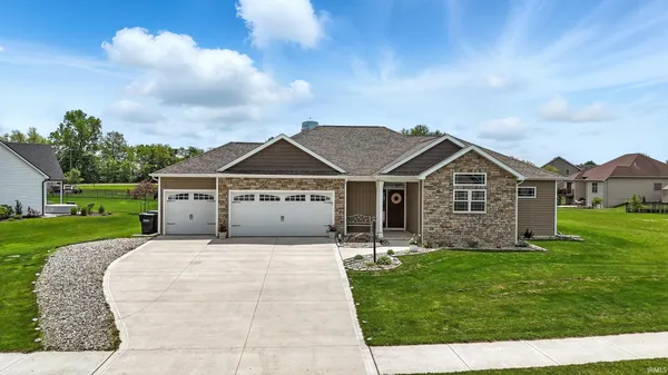 $405,000 | 17009 Hamptons Parkway, Woodburn, IN 46797