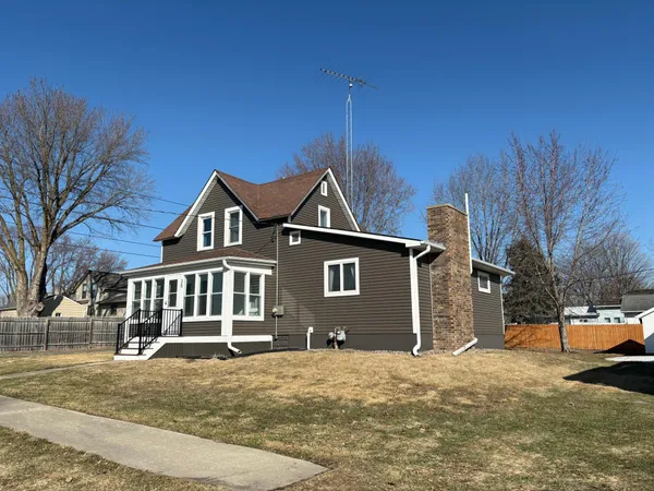 $235,000 | 35 3rd Street Southeast, Plainview, MN 55964