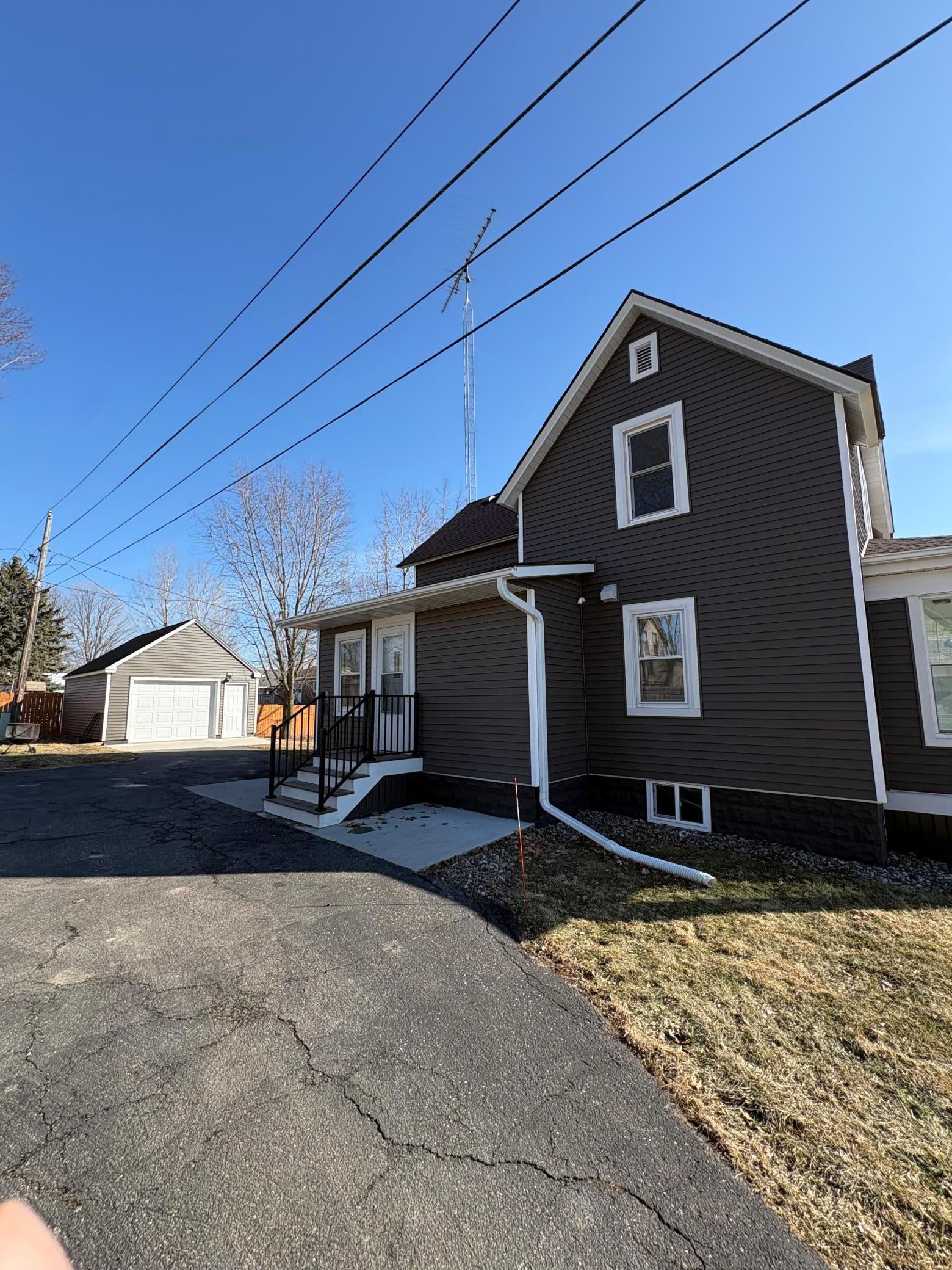 35 3rd Street Southeast Plainview, MN 55964 - Photo 3 of 31