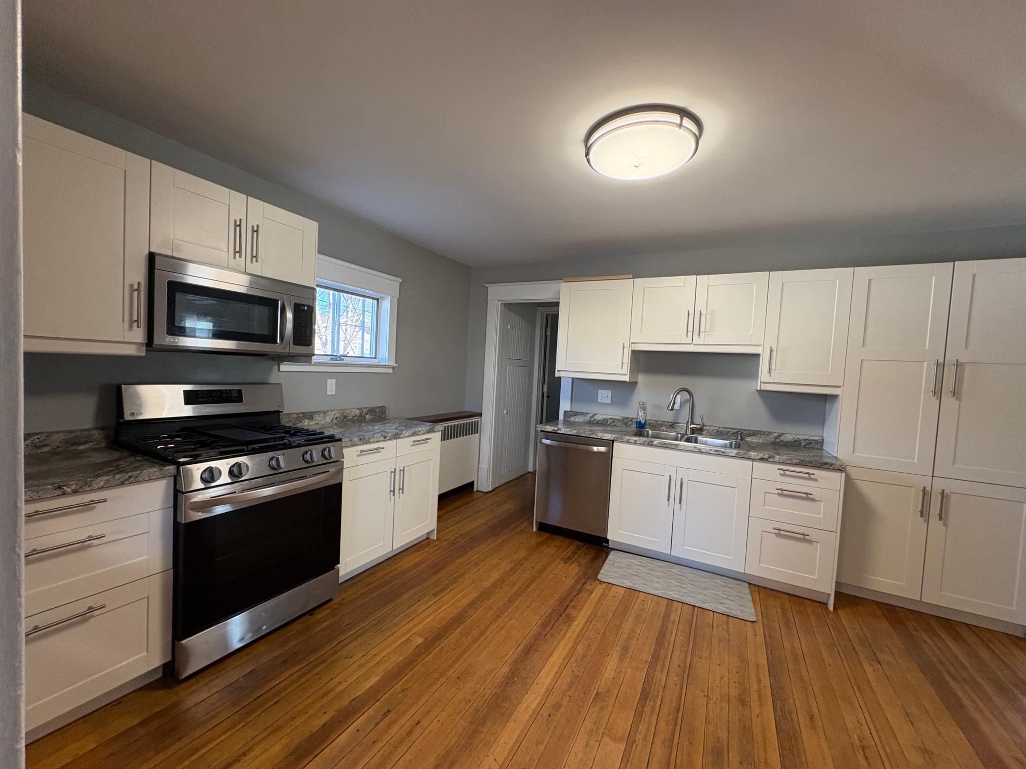 35 3rd Street Southeast Plainview, MN 55964 - Photo 10 of 31