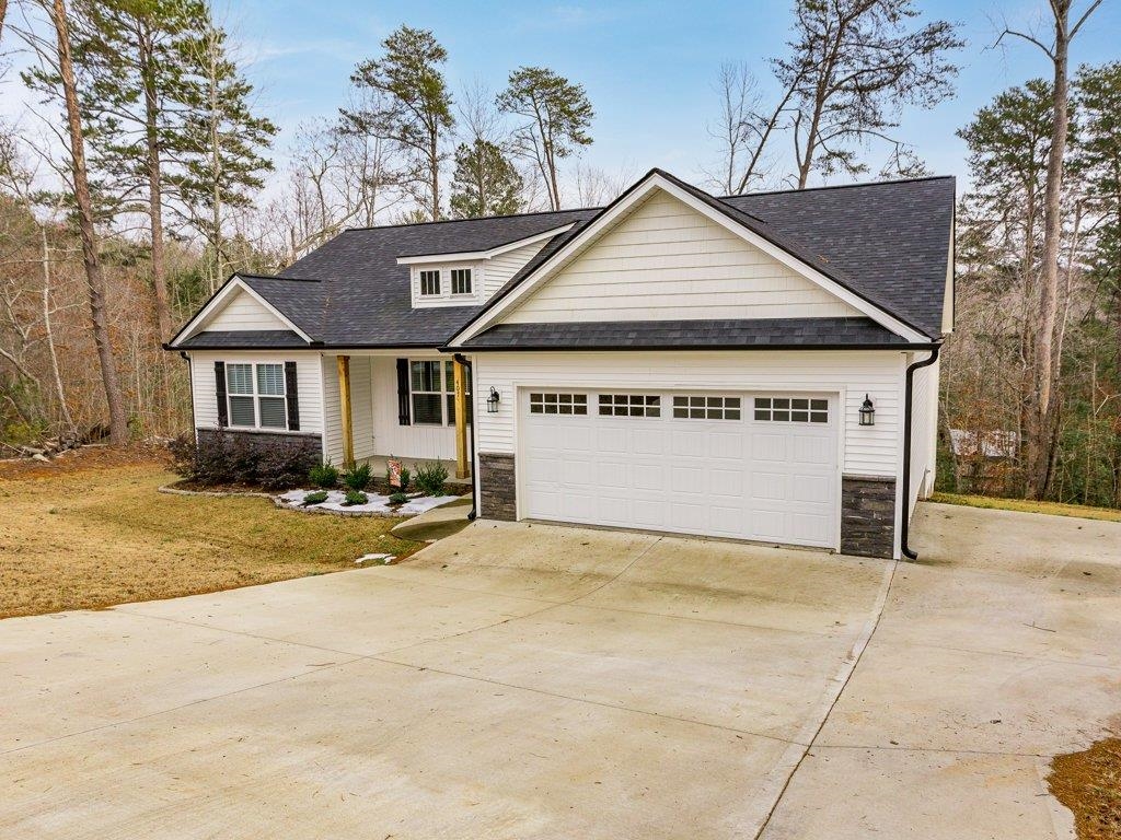 407 Bramlett Road Taylors, SC 29687 - Photo 4 of 31